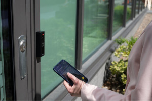 Axis Communications launcht AXIS A4612 Network Bluetooth Reader